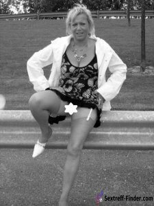 Reife Blondine sucht Autobahn Parkplatzsex in Traunstein und Salzburg