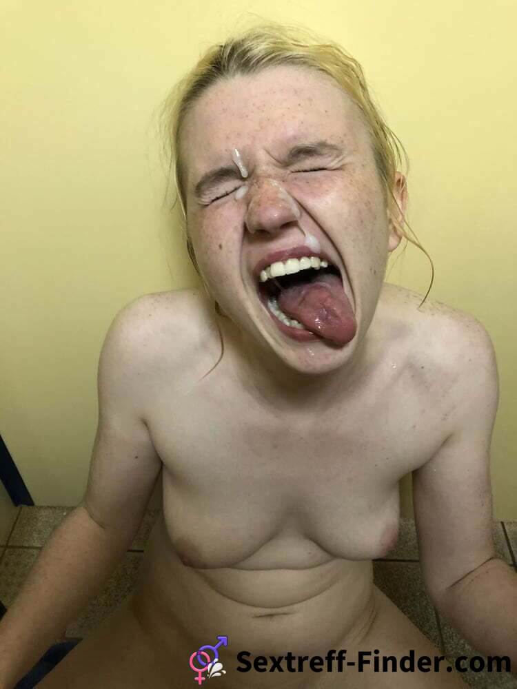 Spermafresse aus Frankfurt lässt sich bei Cumshots und Bukkake komplett das Gesicht vollspritzen
